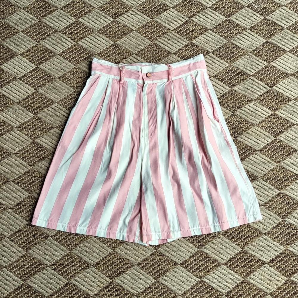 SOLD Vtg Pink & white striped shorts